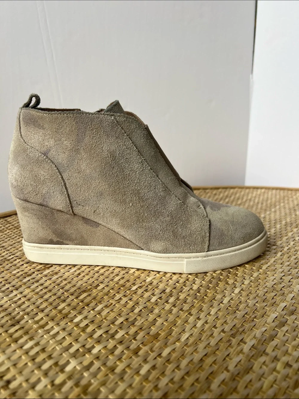 Linea Paolo Felicia Wedge Sneaker Bootie taupe-gray suede camo street neutral 7M